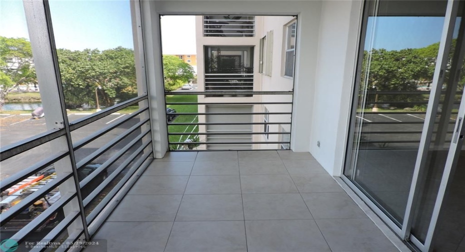 SCREENED BALCONY