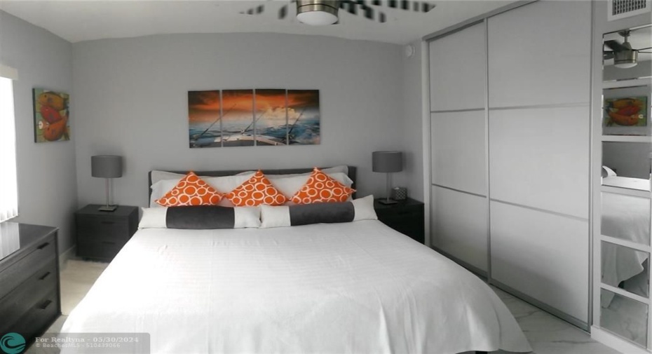Main bedroom, king size bed