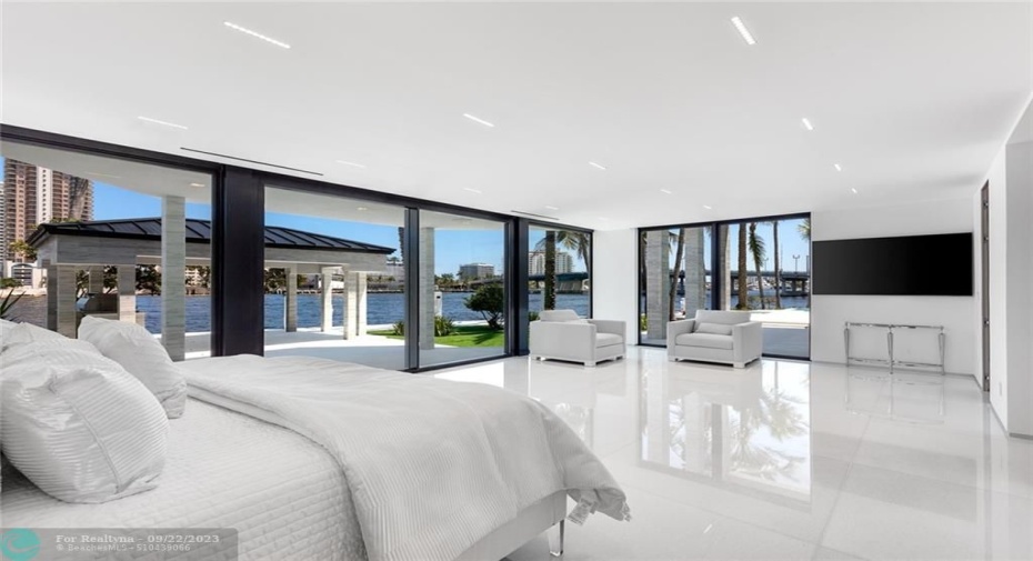 2nd master bedroom