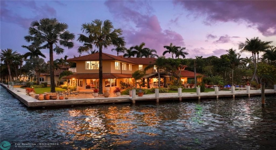Captivating views at all hours!