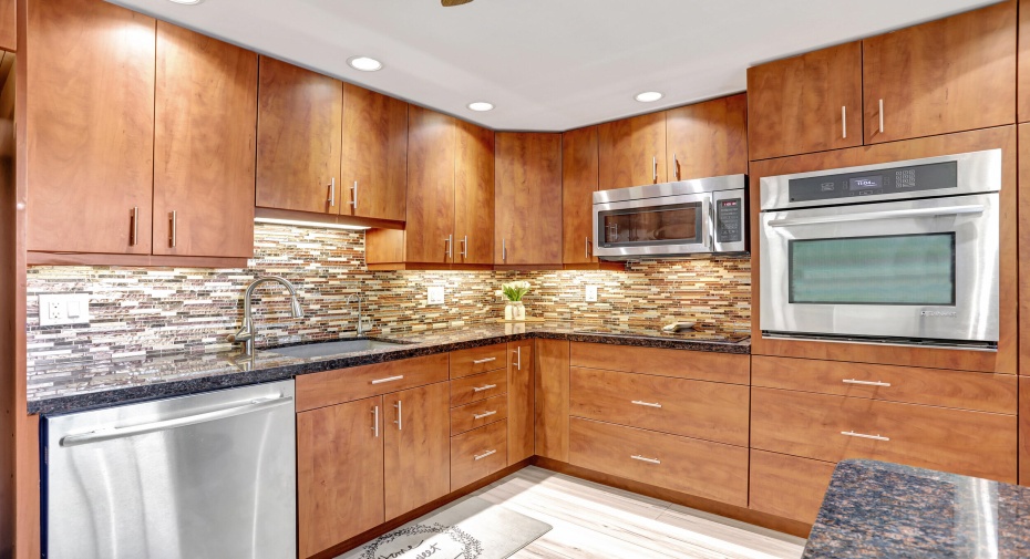 3900 Oaks Clubhouse Drive Unit 302, Pompano Beach, Florida 33069, 3 Bedrooms Bedrooms, ,2 BathroomsBathrooms,Condominium,For Sale,Oaks Clubhouse,3,RX-10905561